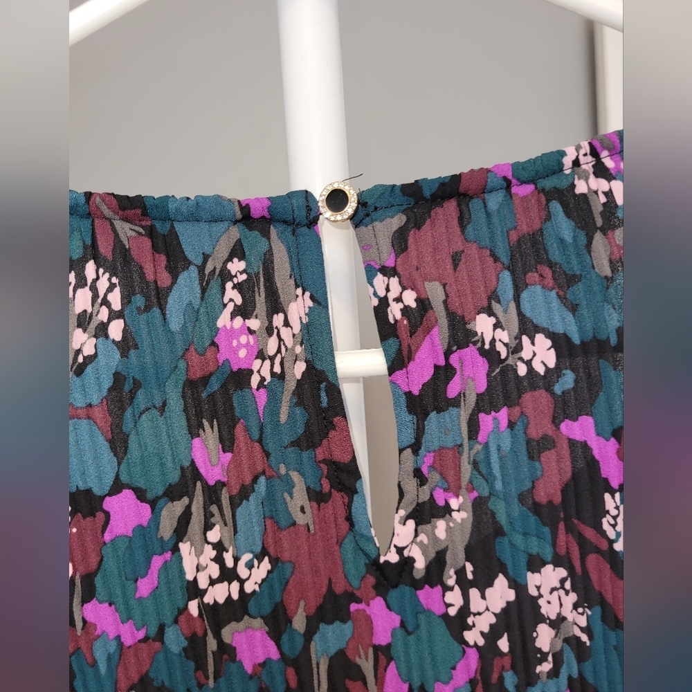 Penningtons Black Floral Pleated Swing Blouse, BNWT, Size 5X - Picture 5 of 9
